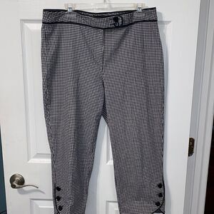 R Q T Women’s Pants size 16